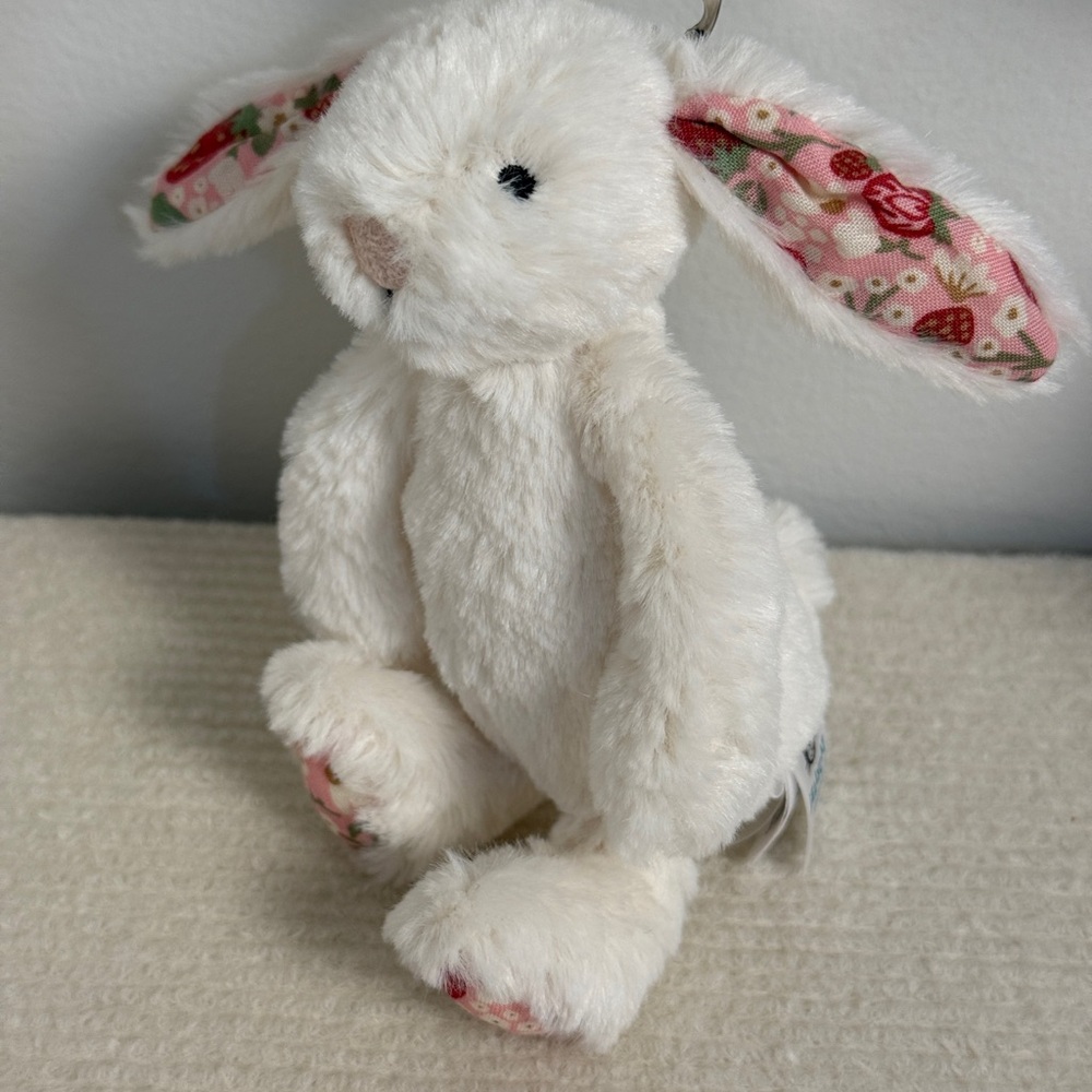 BNWT RARE Jellycat Blossom Cream Bunny 'Berry' Bag Charm Keychain